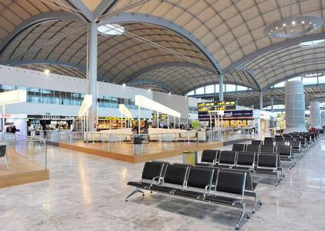 Guía completa del aeropuerto de Alicante: consejos para un viaje sin contratiempos