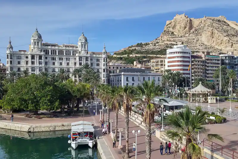 Travel to Alicante: Things to do and to See in one Day