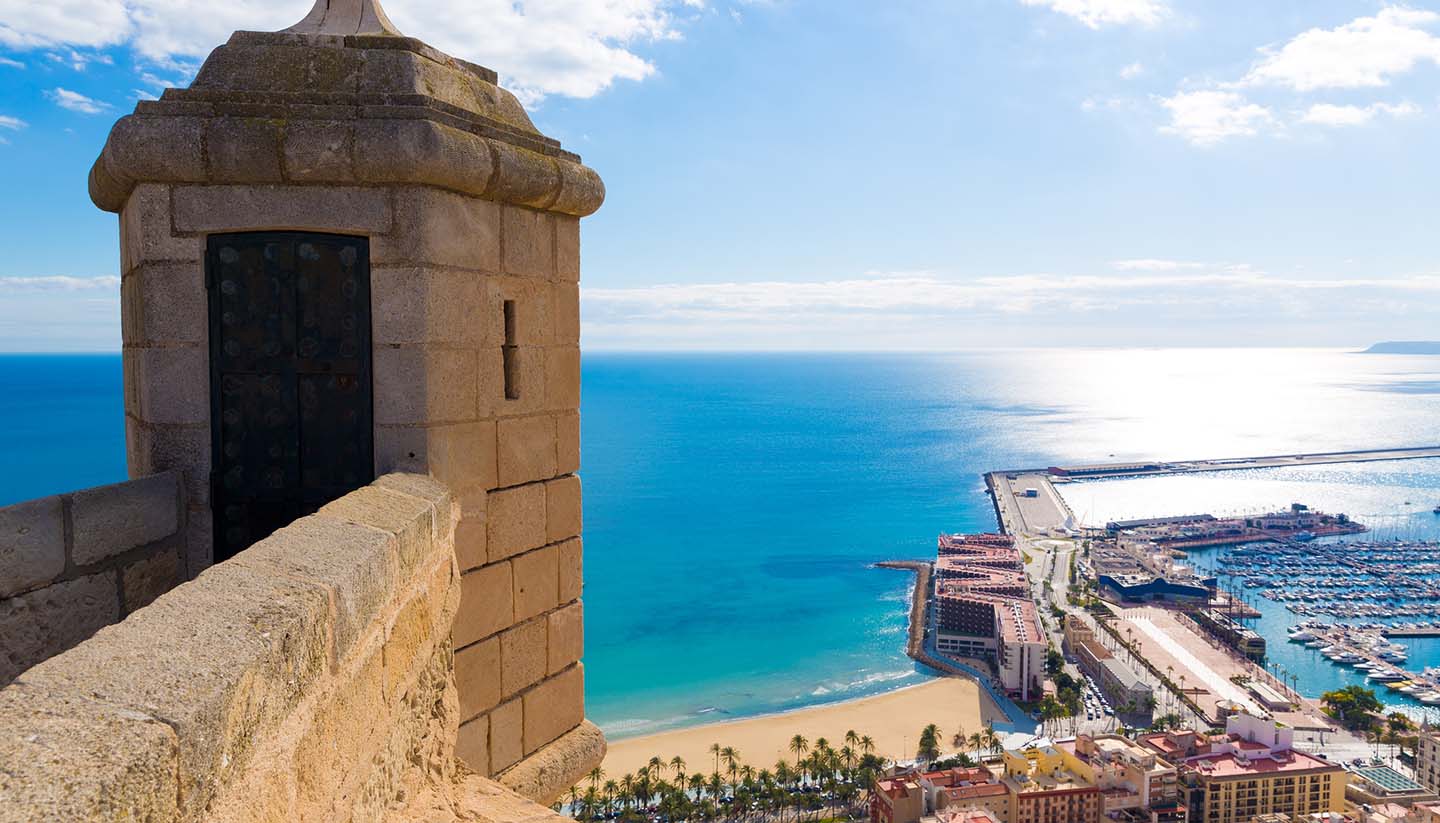 Why the Irish Choose Alicante for Vacation: Top Reasons to Visit